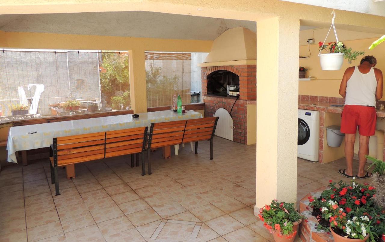 Apartman Husic Pag Town Exterior foto